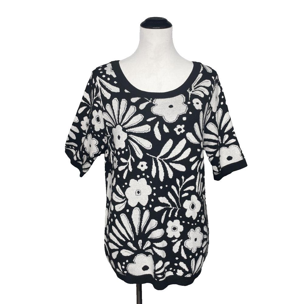 NWT Premise Black White Floral Knit Sweater Top Womens L Short Sleeve Crew Neck